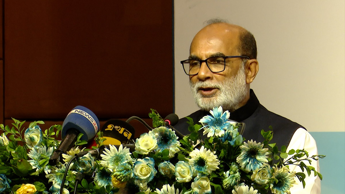 মৎস্যজাত পণ্যের বহুমুখী ব্যবহারে সরকার কাজ করতে চায়: শ ম রেজাউল করিম