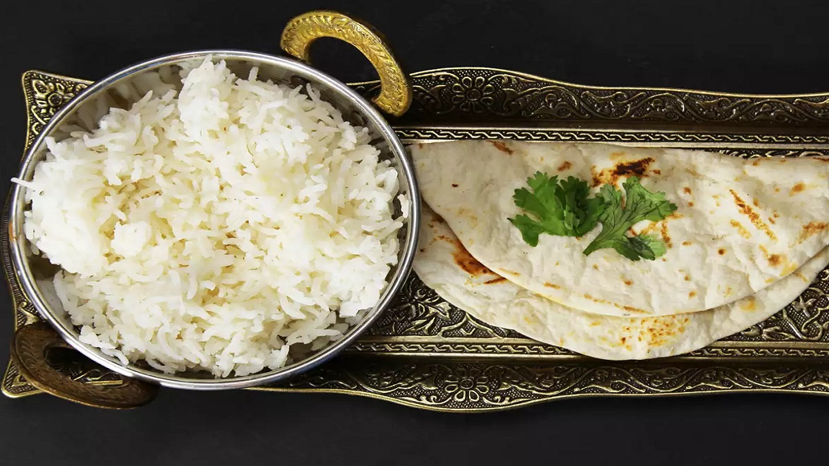 ভাত না রুটি, ওজন ঝরাতে কোনটি খাবেন?