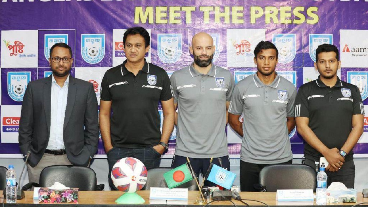 চমক রেখেই সাফের ২৩ সদস্যের চূড়ান্ত দল ঘোষণা; বাদ পড়লেন এলিটা!