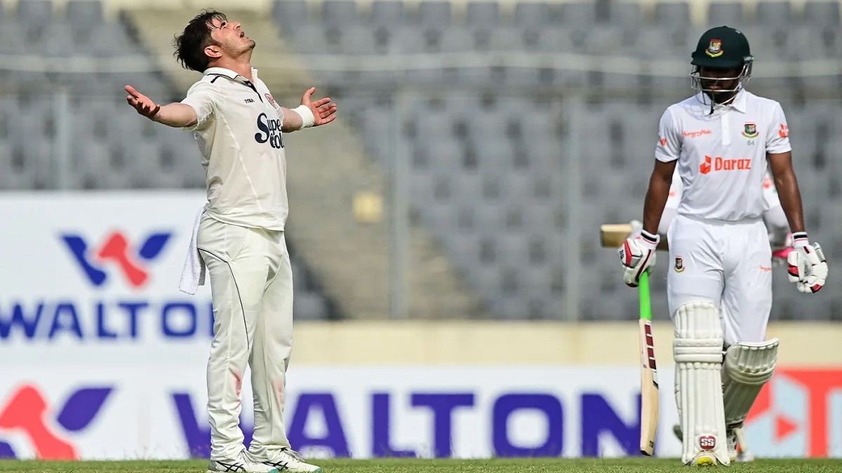 শান্তর ইনিংসের অপমৃত্যু, মুশফিক-মিরাজের জুটিতে টাইগারদের সাড়ে তিনশো