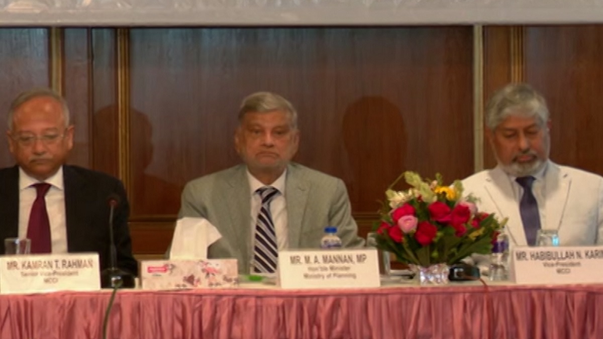 ‘অনেক দেশে মূল্যস্ফীতি বাড়লেও এখন তা কমেছে, আমাদের এখানে উল্টো’