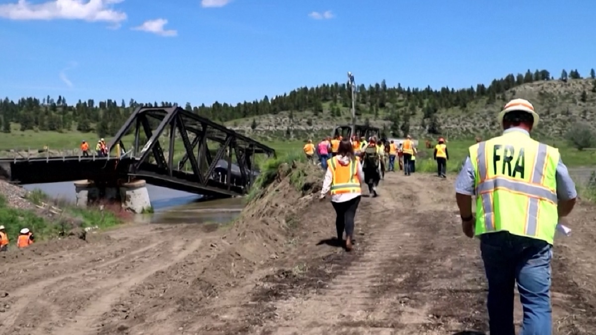 যুক্তরাষ্ট্রে রেলসেতু বিধ্বস্ত