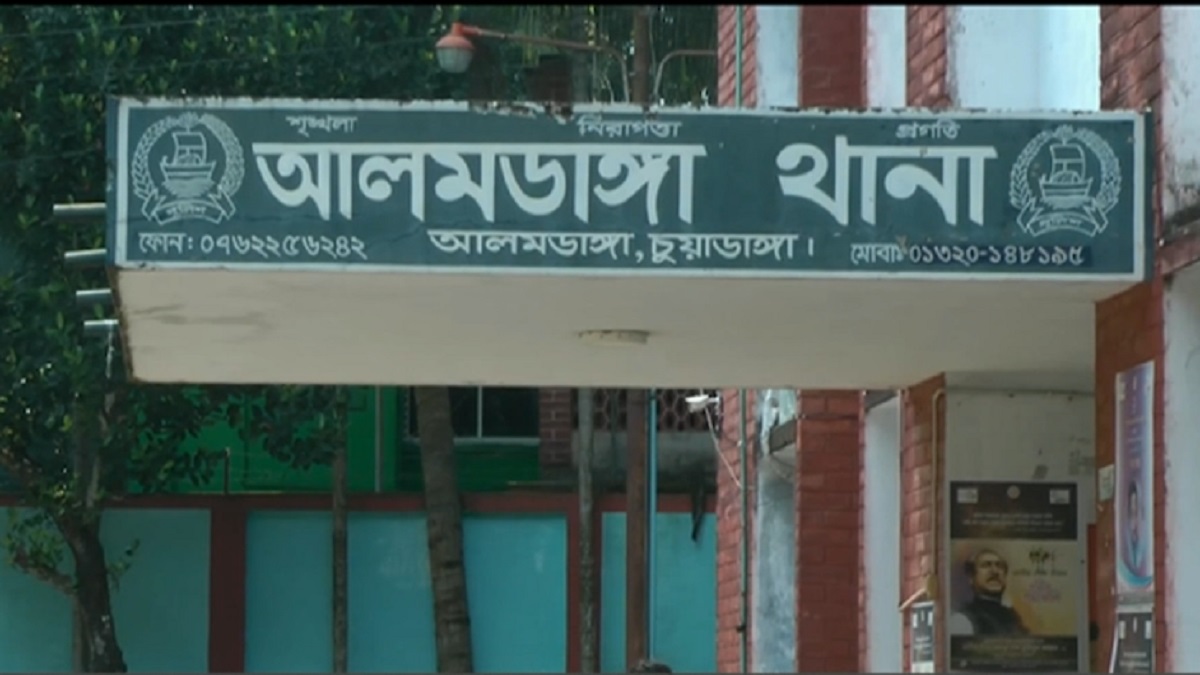 টাকার বিনিময়ে স্ত্রীকে যৌনপল্লীতে বিক্রি, পালিয়ে এলেও হত্যার হুমকি দিচ্ছেন স্বামী