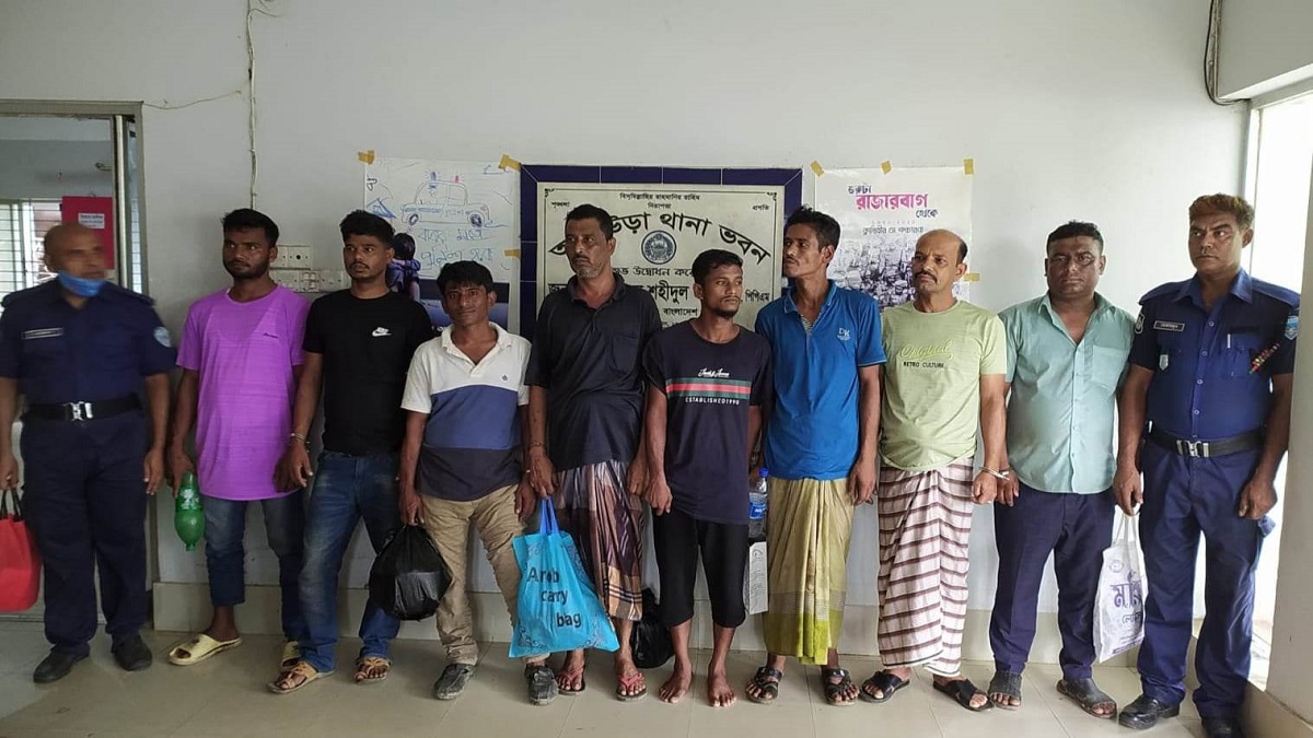 আখাউড়ায় ১০ পলাতক আসামি গ্রেফতার