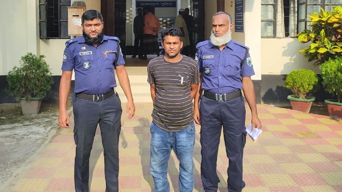 বগুড়ায় সুদের টাকা দিতে না দেয়ায় স্ত্রীকে নির্যাতন, স্বামীর আত্মহত্যা