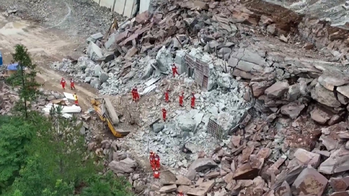 টানা বর্ষণে ভয়াবহ ভূমিধসের কবলে চীনের হুবেই প্রদেশ, নিখোঁজ অন্তত ৭