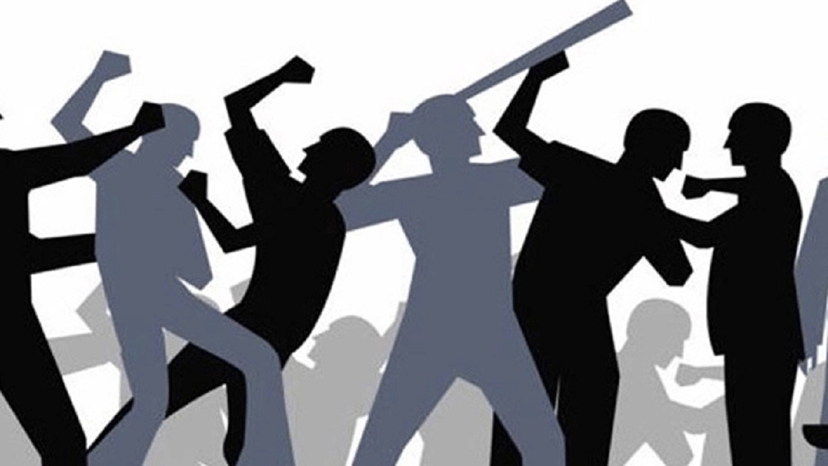 ভোলায় চর দখল নিয়ে দু’গ্রুপের সংঘর্ষ, পুলিশসহ আহত ১৫