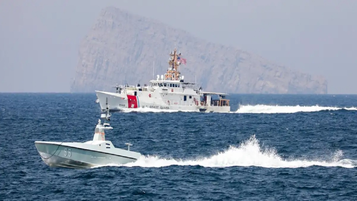 হরমুজে উত্তেজনা; ইরানের মার্কিন ট্যাংকার জব্দের চেষ্টা ভণ্ডুল