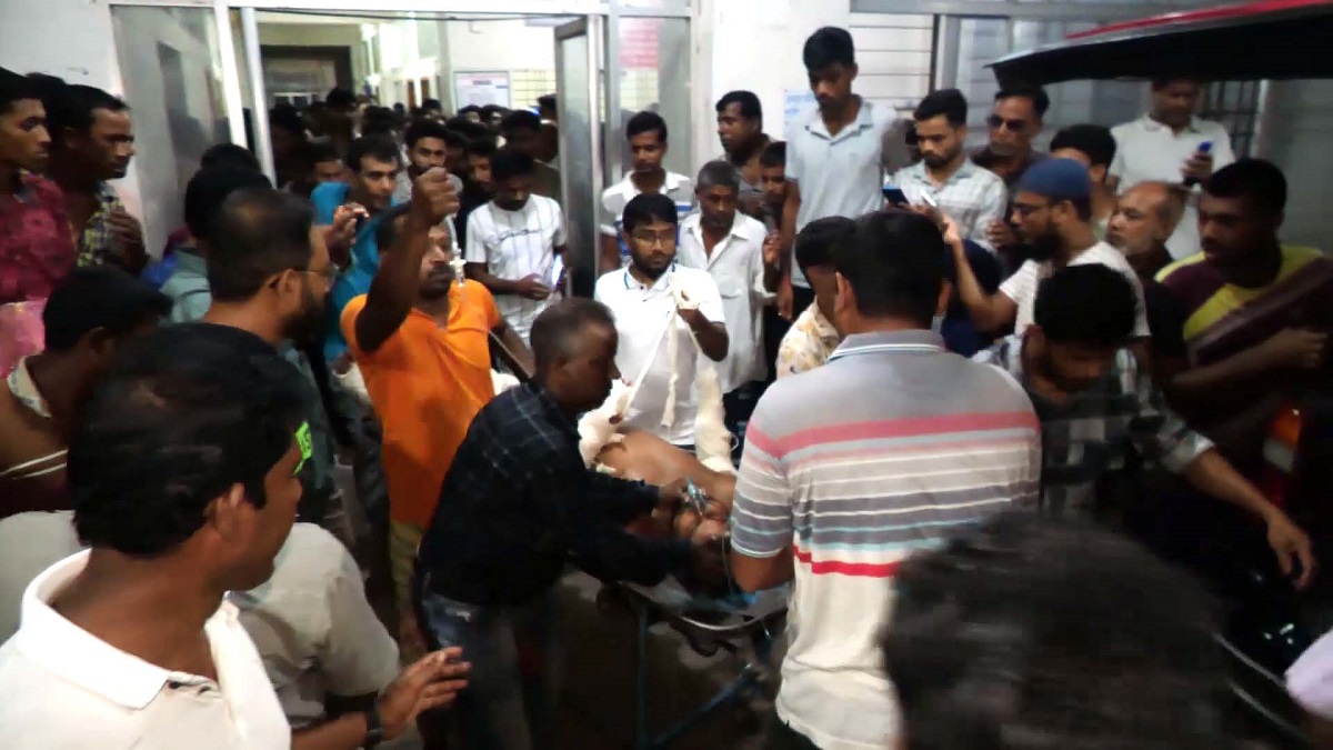 ঝিনাইদহে যুবদল নেতাকে কুপিয়ে হাতের কব্জি বিচ্ছিন্ন করলো দৃর্বৃত্তরা