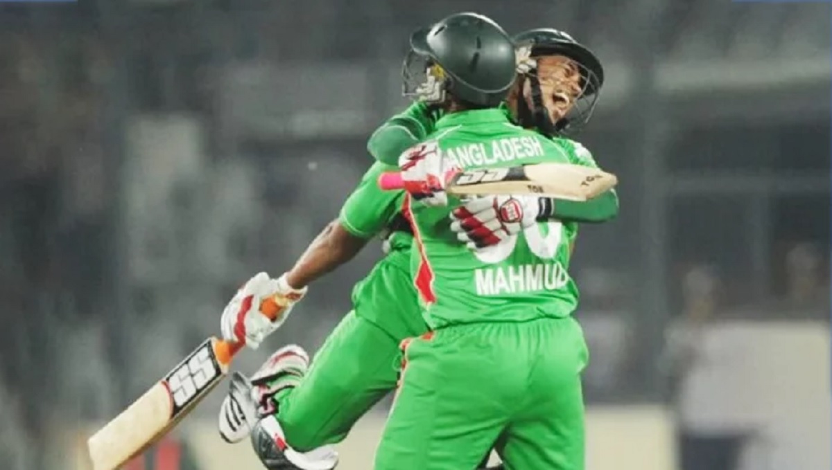 মাহমুদউল্লাহকে মুশফিকের অভিনন্দন