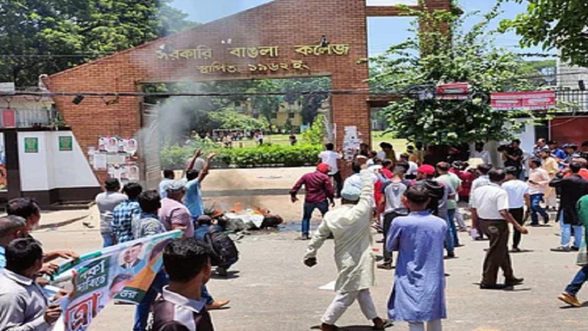 মিরপুর বাঙলা কলেজে হামলা: মৃত ব্যক্তিদের নামে মামলা, আসামি সম্পর্কে জানেন না বাদী!