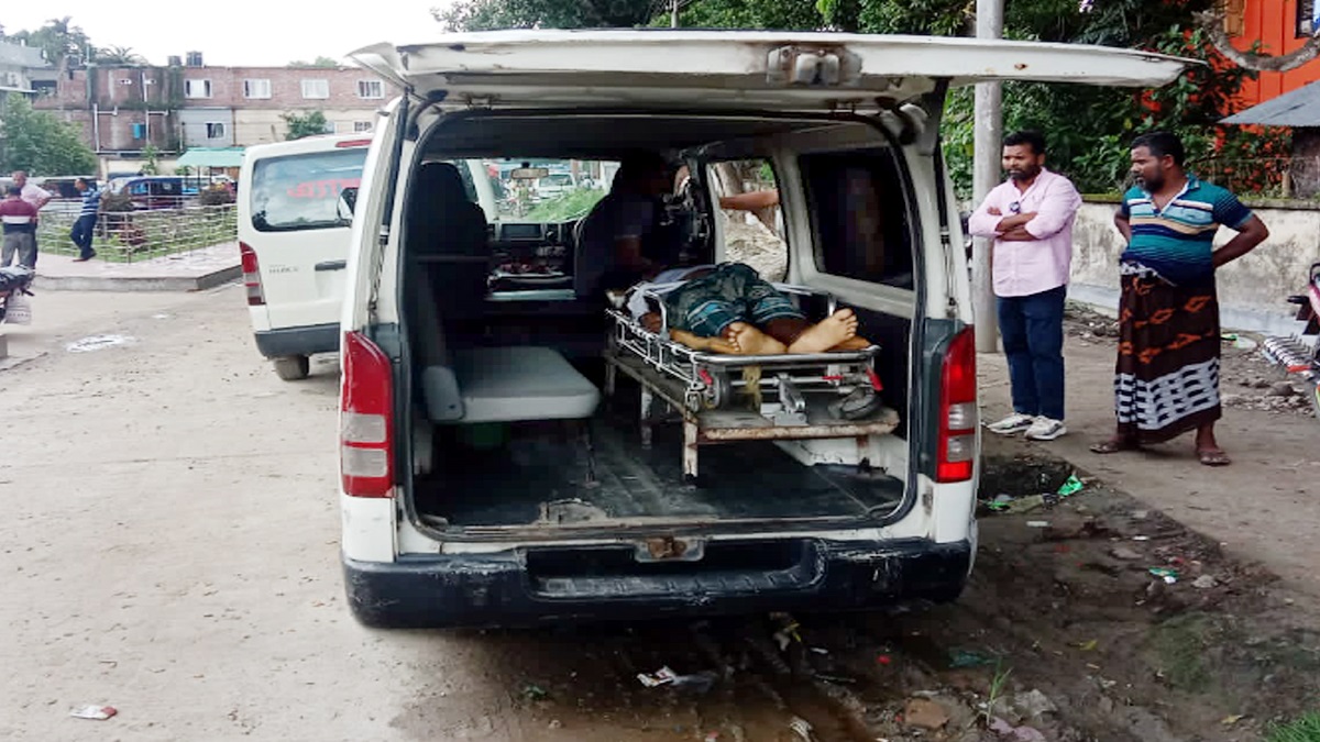 নড়াইলে দুই নসিমনের মুখোমুখি সংঘর্ষে ব্যবসায়ী নিহত