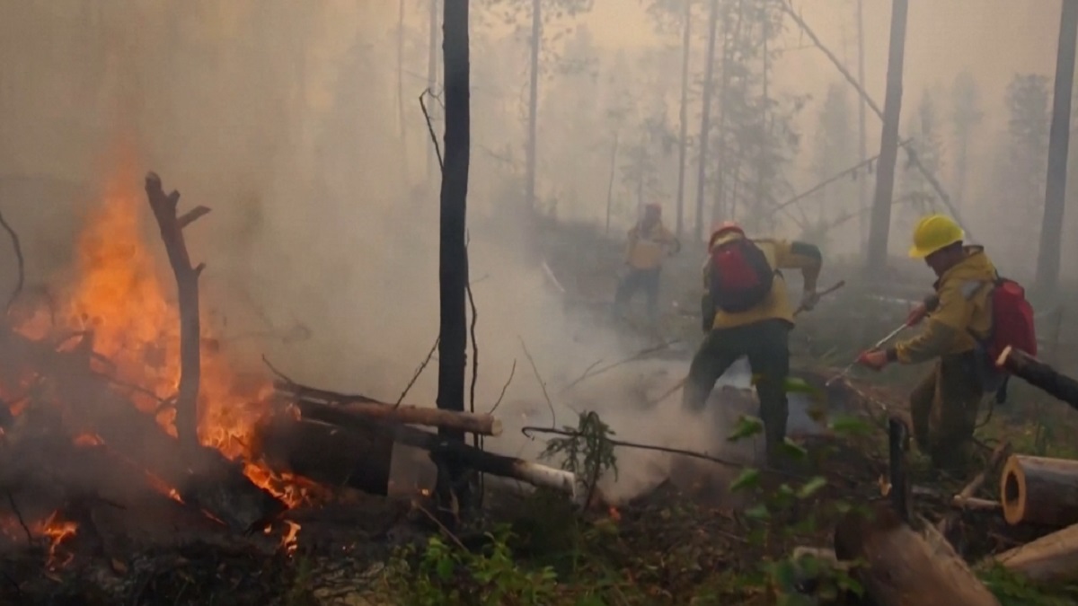 ভয়াবহ দাবানলে পুড়ছে রাশিয়ার পূর্বাঞ্চল