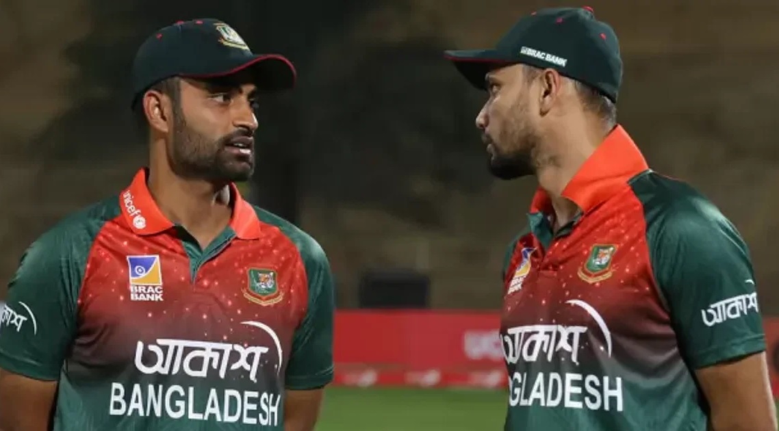 ‘আসলেই চালিয়ে যেতে পারছিস না? না কি কোনও চাপ তোকে বাধ্য করেছে’