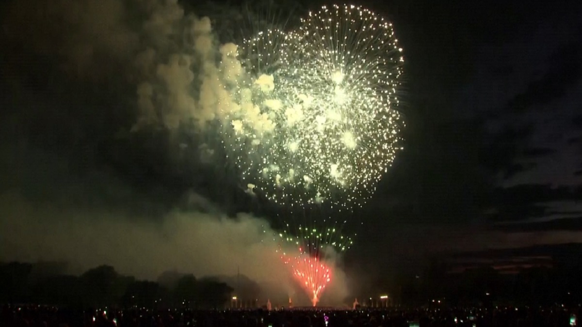 চোখ ধাঁধানো আয়োজনে উদযাপিত হলো যুক্তরাষ্ট্রের স্বাধীনতা দিবস