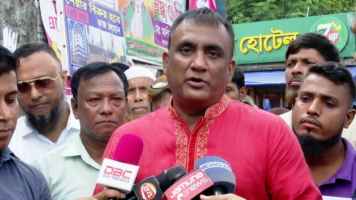 ঢাকা-১৭ আসনে উপনির্বাচন: ব্যানার-ফেস্টুন নষ্টের অভিযোগ জাপা প্রার্থীর