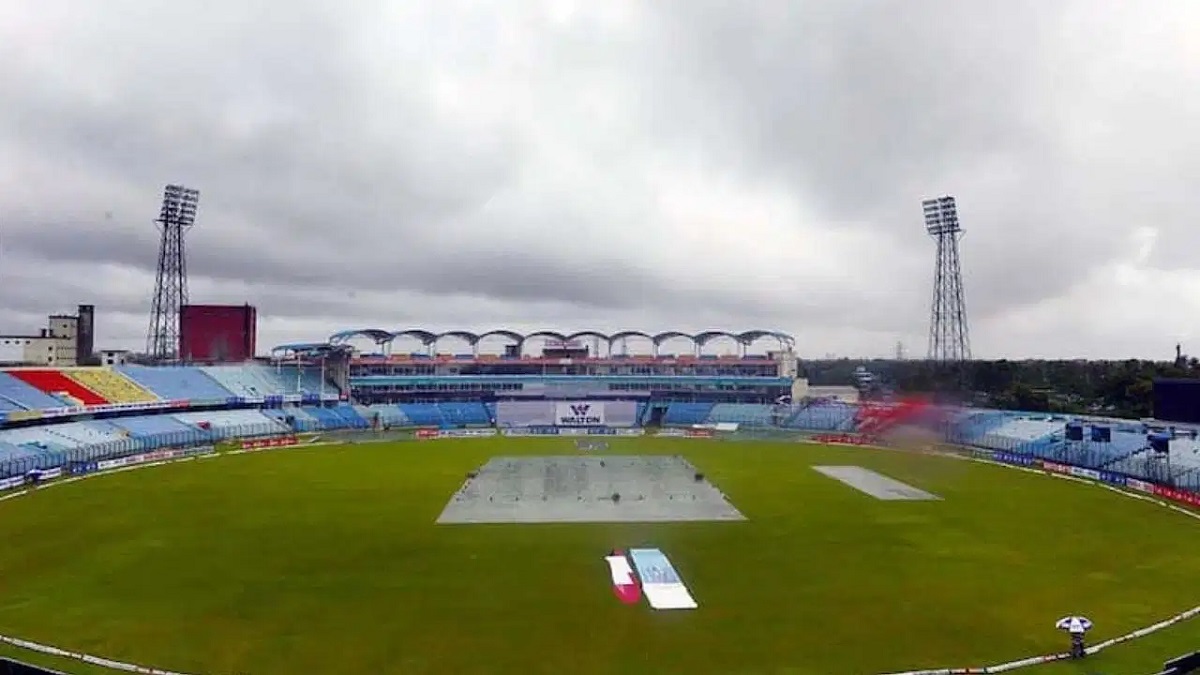 ৩ উইকেট হারিয়ে চাপে বাংলাদেশ, বৃষ্টির কারণে খেলা বন্ধ