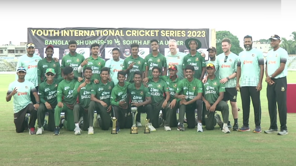 দ. আফ্রিকাকে ৩ উইকেটে হারিয়ে সিরিজ জিতলো বাংলাদেশের যুবারা
