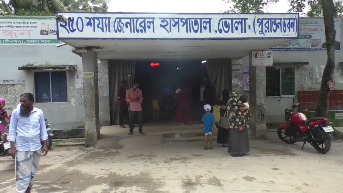 ভোলায় দুটি পৃথক মাছ ধরার ট্রলারে ডাকাতি, আহত ২ জেলে