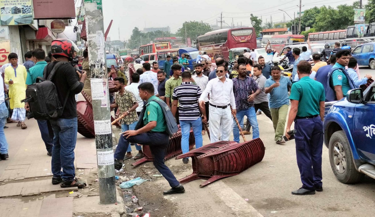 অবস্থান কর্মসূচিতে বিএনপি-পুলিশ সংঘর্ষ; আটক অন্তত ৩০