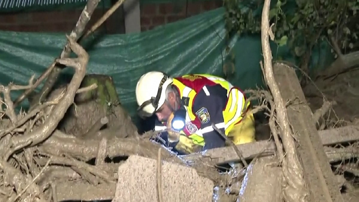 কলম্বিয়ায় নদী ভাঙন ও ভূমিধসে শিশুসহ অন্তত ১৪ জনের মৃত্যু