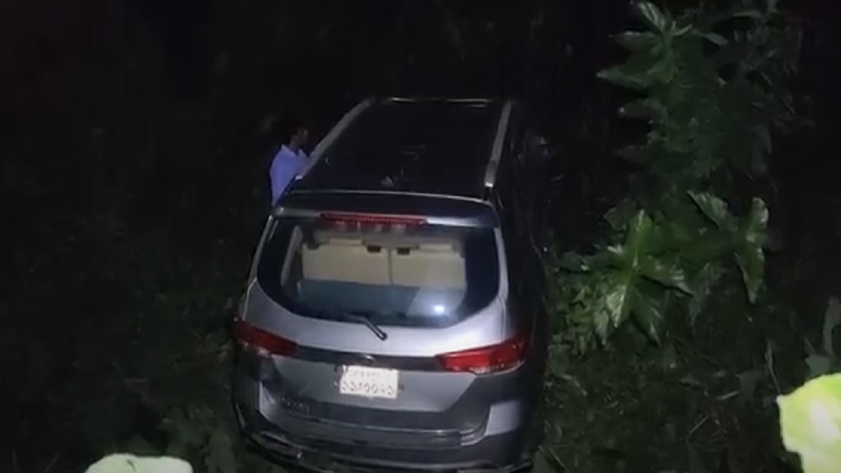 চুয়াডাঙ্গায় মাইক্রোবাস-মোটরসাইকেলের মুখোমুখি সংঘর্ষ, দুই খাদ্য গুদাম কর্মকর্তা নিহত