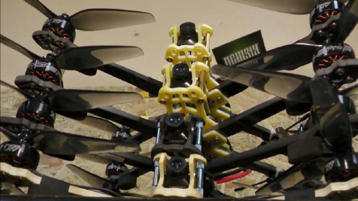 পাল্টা আক্রমণ বাড়াতে ইউক্রেনে স্থানীয়ভাবে তৈরি হচ্ছে ড্রোন