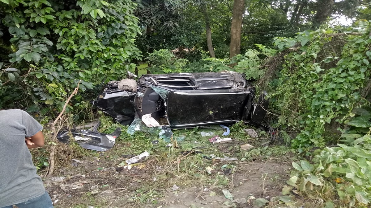 গাজীপুরে ট্রেনের সঙ্গে মাইক্রোবাসের ধাক্কায় চালকের মৃত্যু