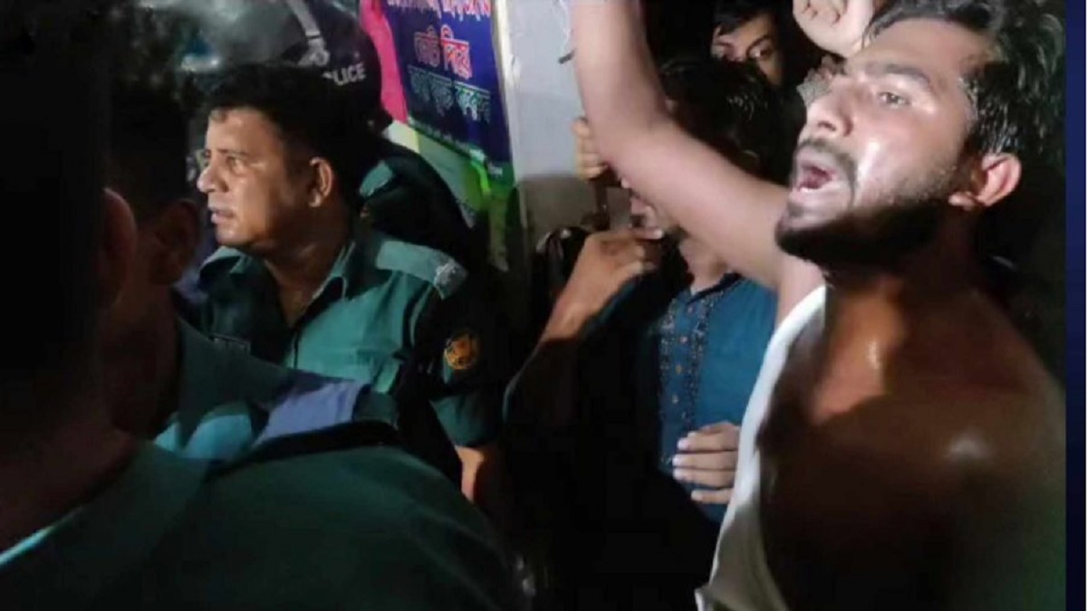 কার্যালয়ে প্রবেশের চেষ্টা, গণঅধিকার পরিষদের নেতাকর্মীদের সঙ্গে পুলিশের ‘ধস্তাধস্তি’