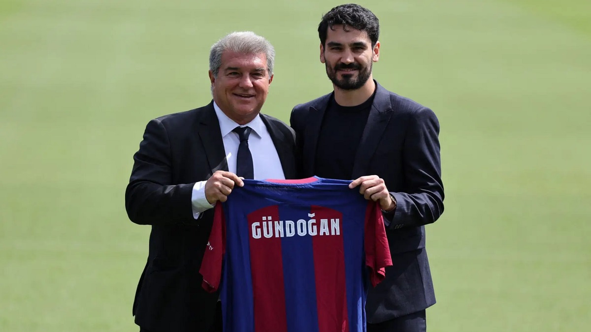 গুন্দোগানকে আনুষ্ঠানিকভাবে পরিচয় করিয়ে দিল বার্সেলোনা