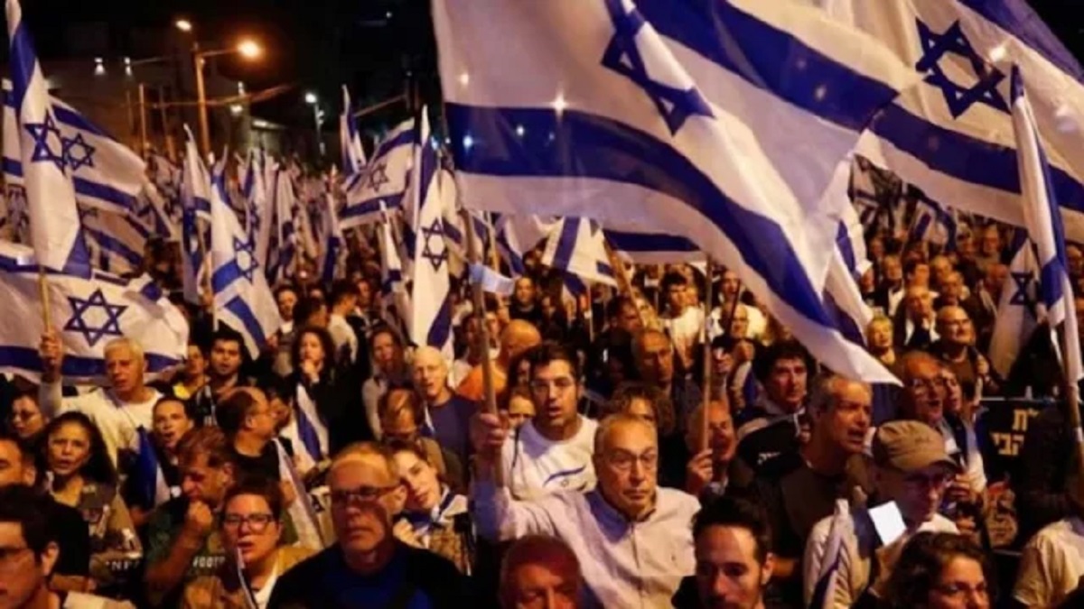 ইসরায়েলে বিচার বিভাগীয় সংস্কার বিলের ভোটাভুটি কাল, আটকাতে মরিয়া সাধারণ মানুষ