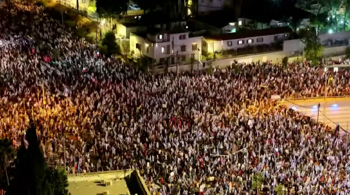 ইসরায়েলে বিচার বিভাগীয় সংস্কার ঠেকাতে আন্তর্জাতিক এয়ারপোর্ট ঘেরাও