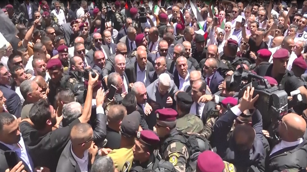 জেনিন ক্যাম্প পরিদর্শনে এসে জনরোষের মুখে ফিলিস্তিনি প্রেসিডেন্ট