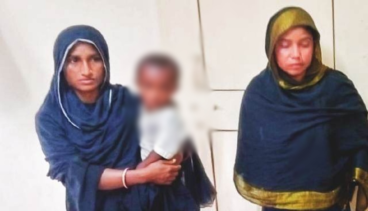 জয়পুরহাটে দুই নারী ছিনতাইকারী আটক