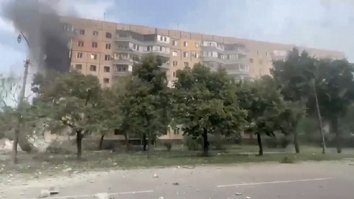 ইউক্রেনের দক্ষিণাঞ্চলে রুশ ক্ষেপণাস্ত্র হামলায় নিহত ৫