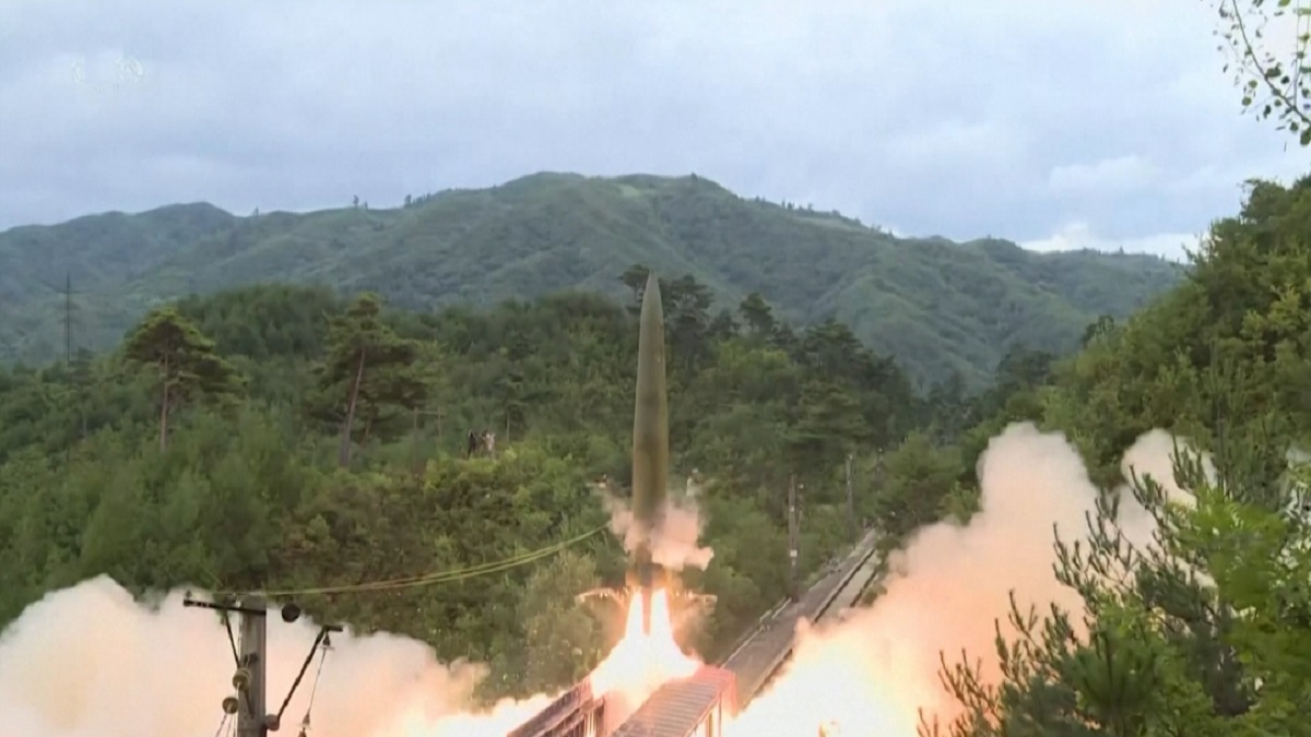 আবারও ক্ষেপণাস্ত্র ছুড়লো উত্তর কোরিয়া