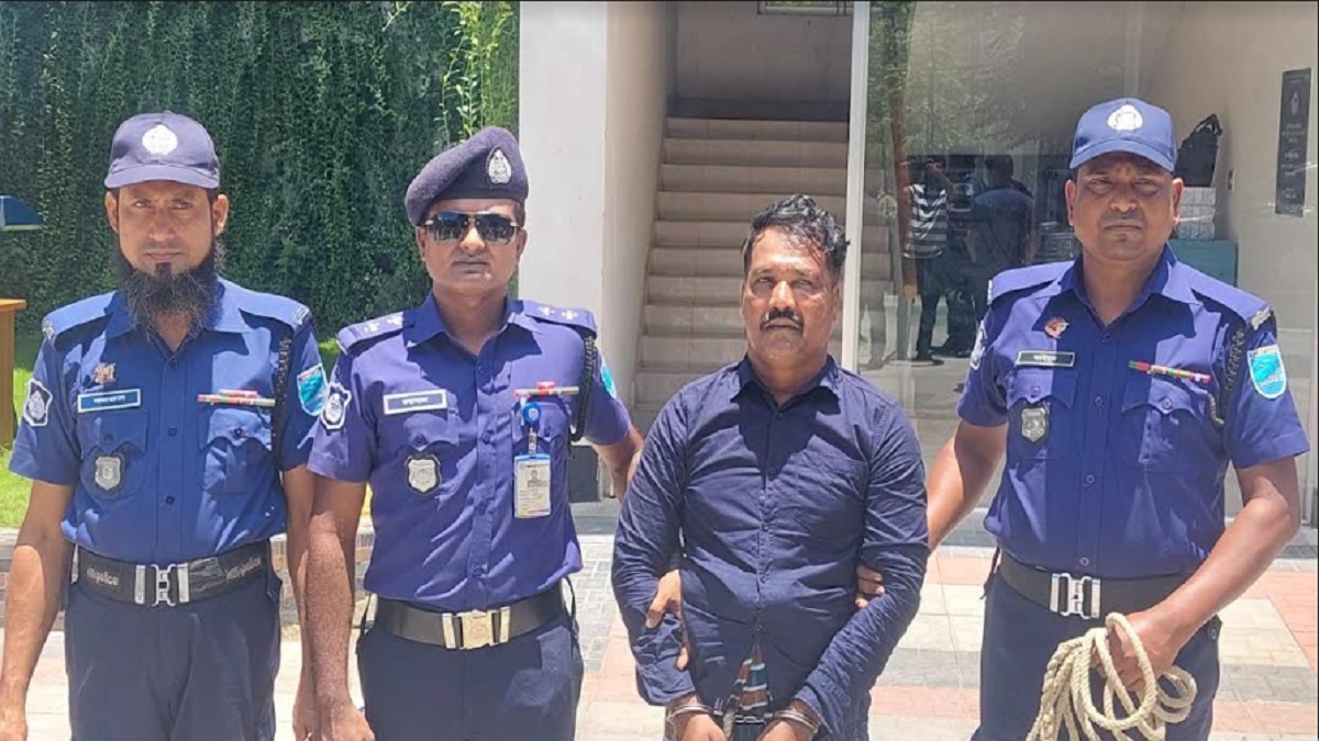 নরসিংদীতে ১ হাজার পিস ইয়াবাসহ ১২ মামলার আসামি গ্রেফতার