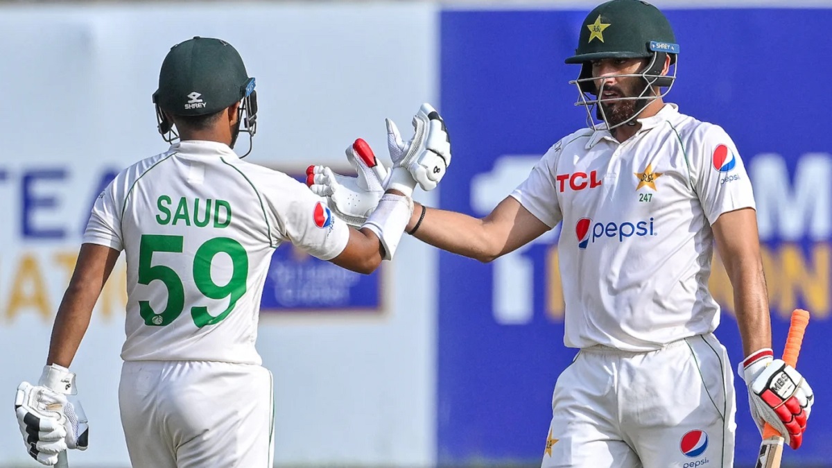 ধুঁকতে থাকা পাকিস্তানকে টেনে তুললেন শাকিল-সালমান