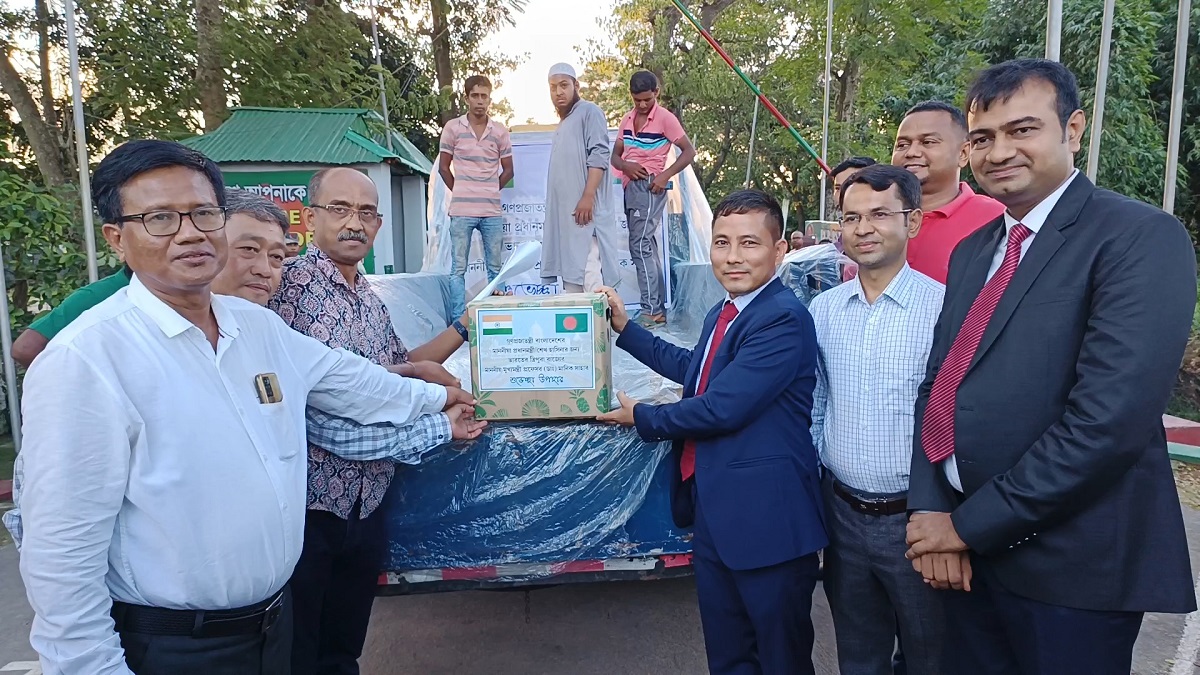 প্রধানমন্ত্রীর জন্য ৯৮০ কেজি আনারস উপহার পাঠালেন ত্রিপুরার মুখ্যমন্ত্রী