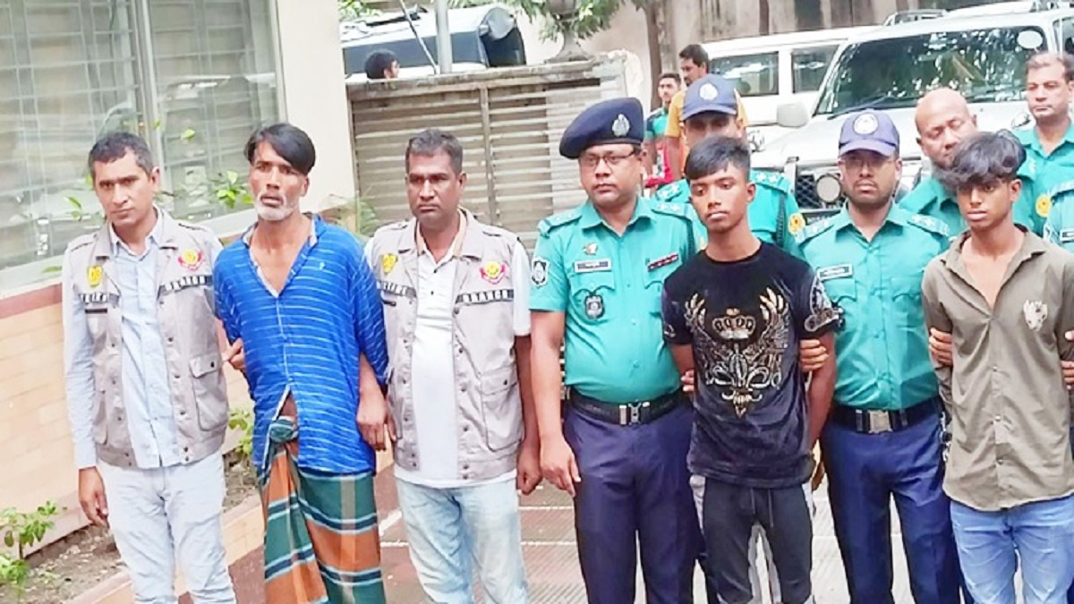 ঢাকায় পুলিশ সদস্য খুন: দায় স্বীকার করে ৩ ছিনতাইকারীর জবানবন্দি