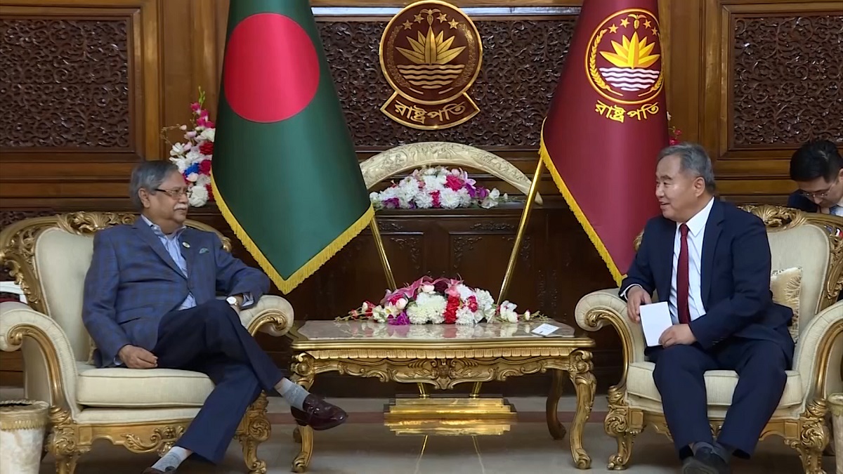 দক্ষিণ কোরিয়াকে বাংলাদেশে বিনিয়োগের আহ্বান রাষ্ট্রপতির