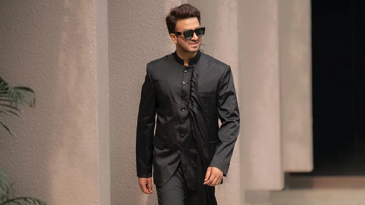 ১৫ নভেম্বর ‘দরদ’ নিয়ে বড়পর্দায় ফিরছেন শাকিব