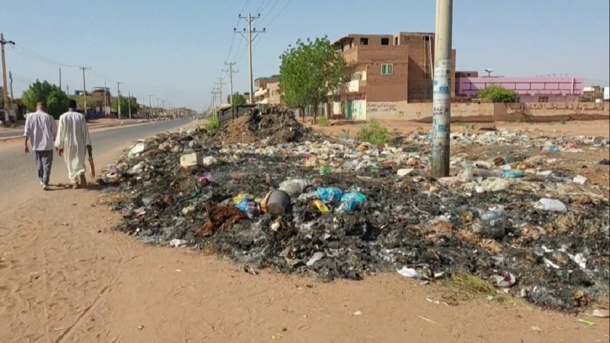 সুদানের খার্তুমে বিমান বাহিনীর হামলায় নিহত ২২