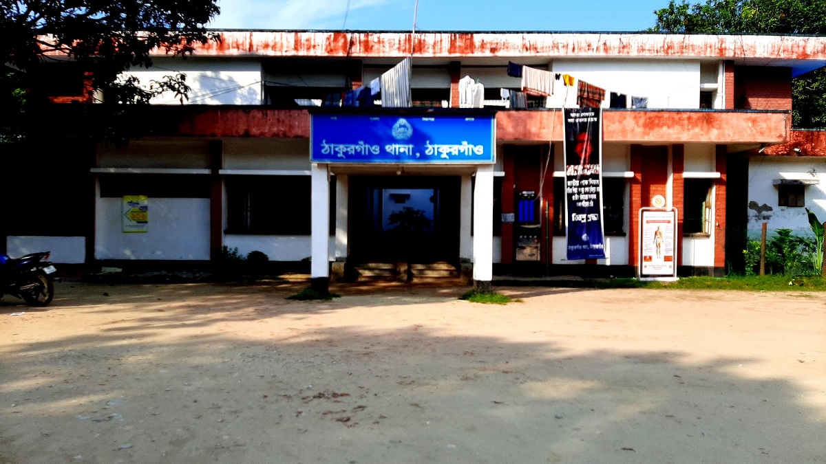 মেয়েকে ধর্ষণের অভিযোগ, বাবাসহ ৬ জনের বিরুদ্ধে মামলা