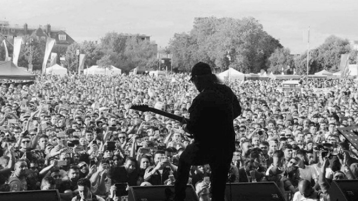 সুরের মহুয়া ফোটাতেন যিনি গিটারের ছয় তারে, তার আজ জন্মদিন