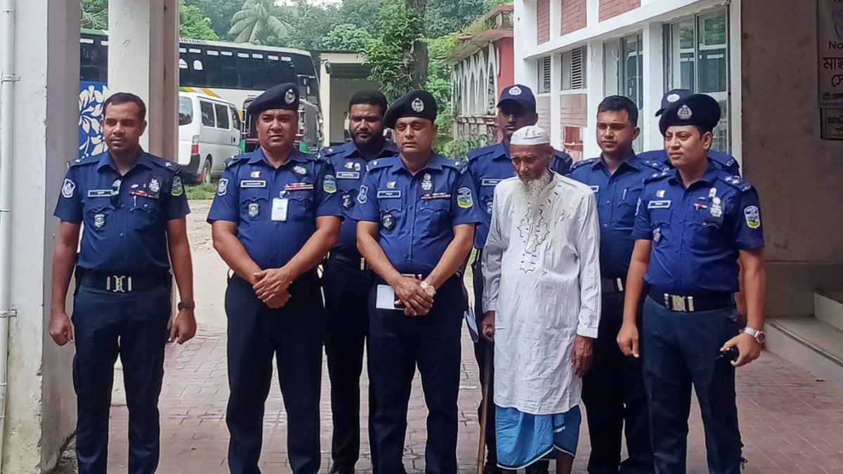 অবশেষে গ্রেফতার আত্মগোপনে থাকা মানবতাবিরোধী অপরাধী নুরু