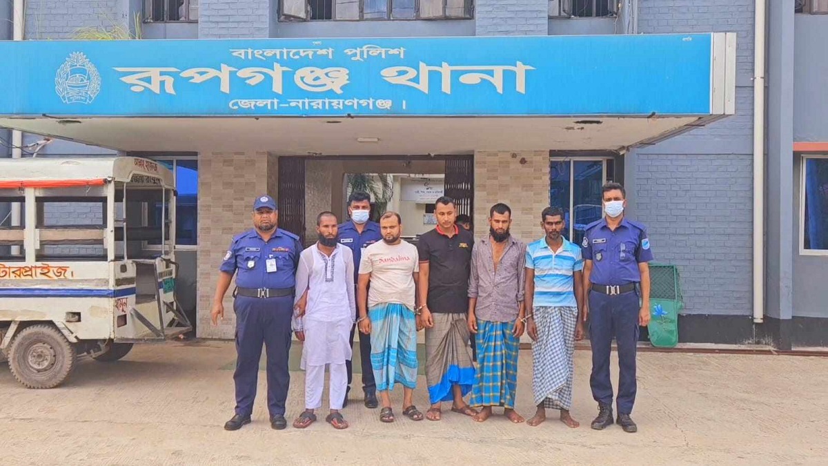 রূপগঞ্জ থেকে চুরি হওয়া ৮ লাখ টাকার সয়াবিন তেল উদ্ধার, আটক ৫