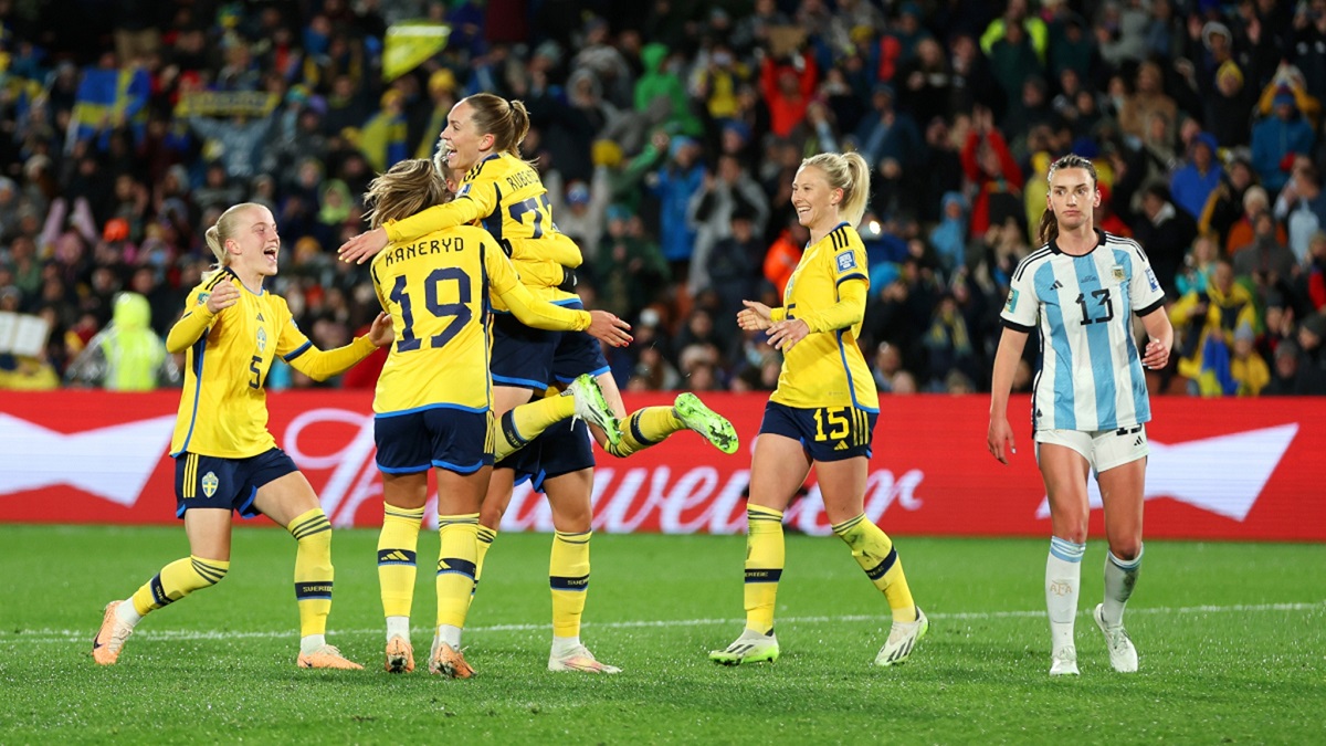 বিশ্বকাপের গ্রুপ পর্ব থেকেই আর্জেন্টিনার বিদায়