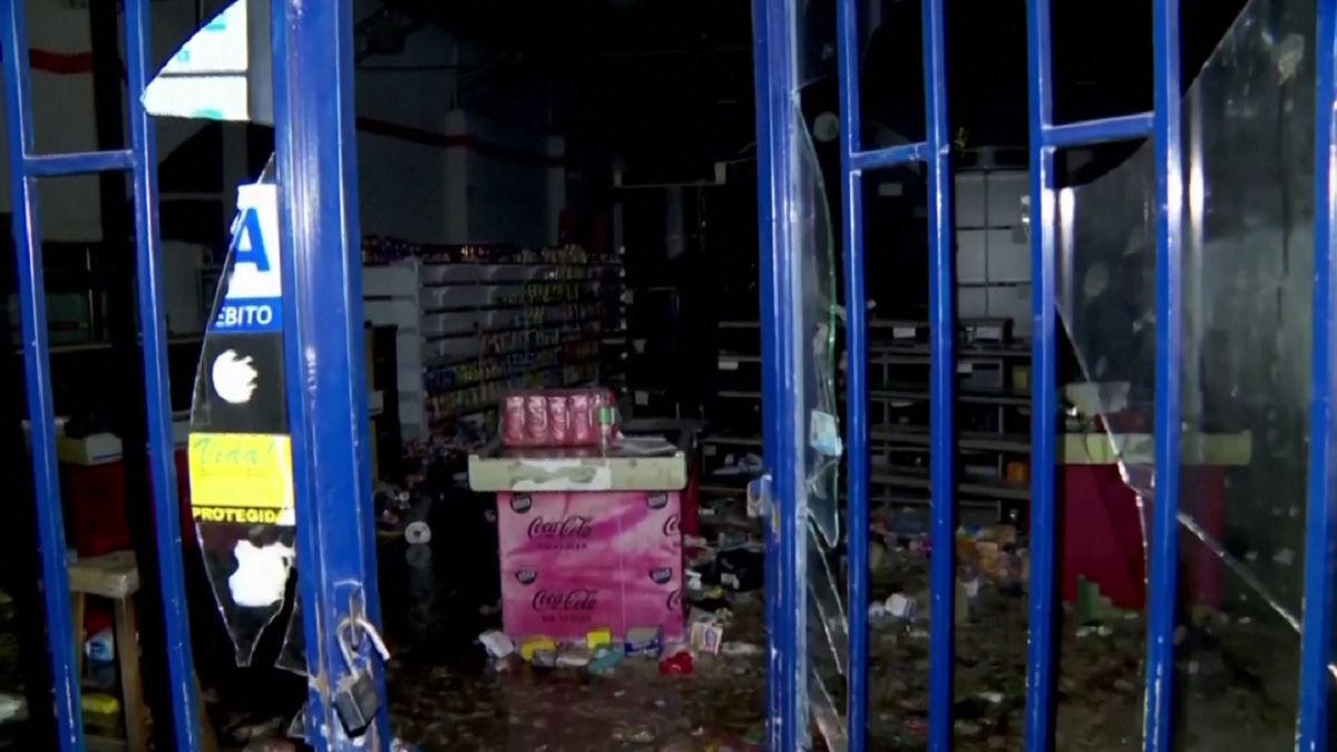 আর্জেন্টিনায় বেড়েছে লুটপাট, আতঙ্কে দোকান খুলছে না দোকানিরা
