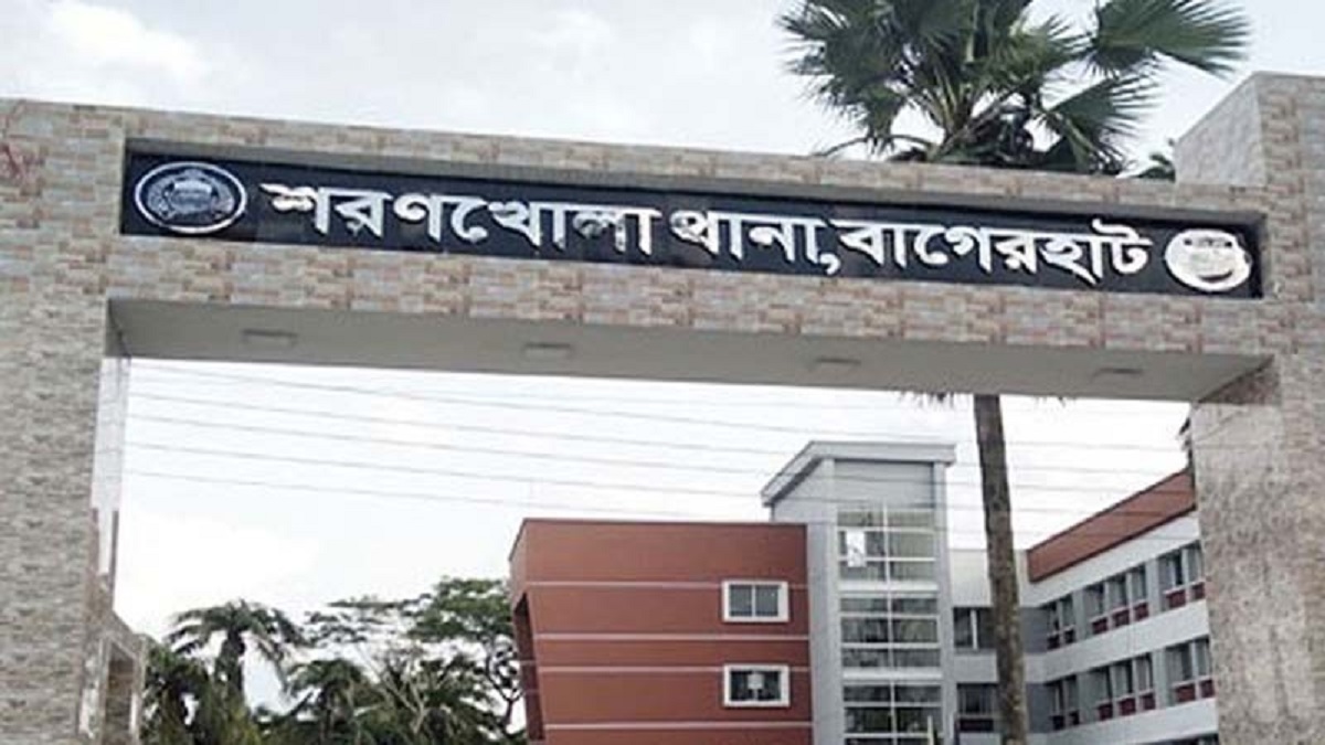 বাগেরহাটে মা ও মেয়েকে কুপিয়ে হত্যার ঘটনায় গ্রেফতার ৪